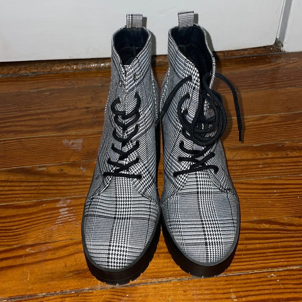 Forever 21 Gray Plaid Lace-Up Booties